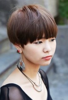 короткая стрижка с фасолью