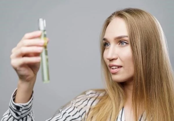 Как избавиться от желтизны на светлых волосах с помощью оттеночных бальзамов